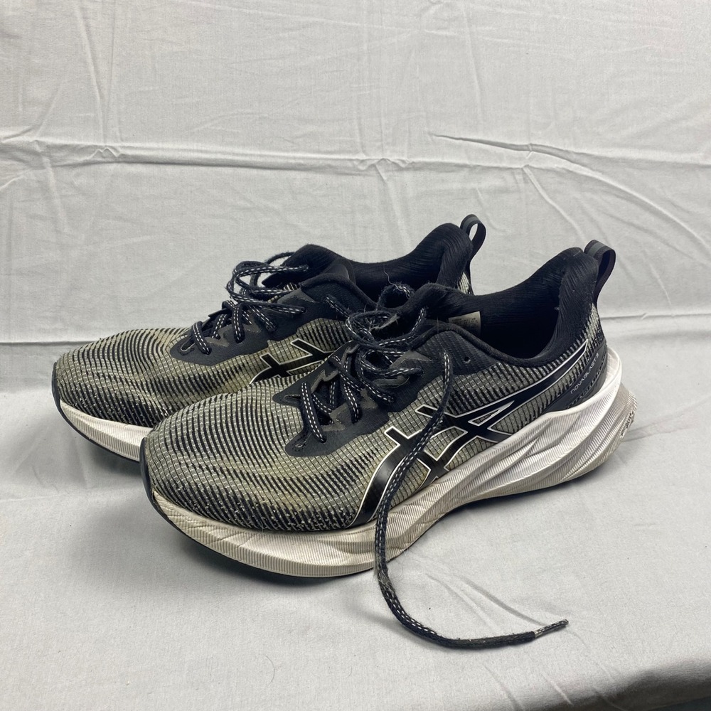 Asics Novablast 3 Mens‎ Running Shoes Black White 1012B410 Sneakers Size 11.5